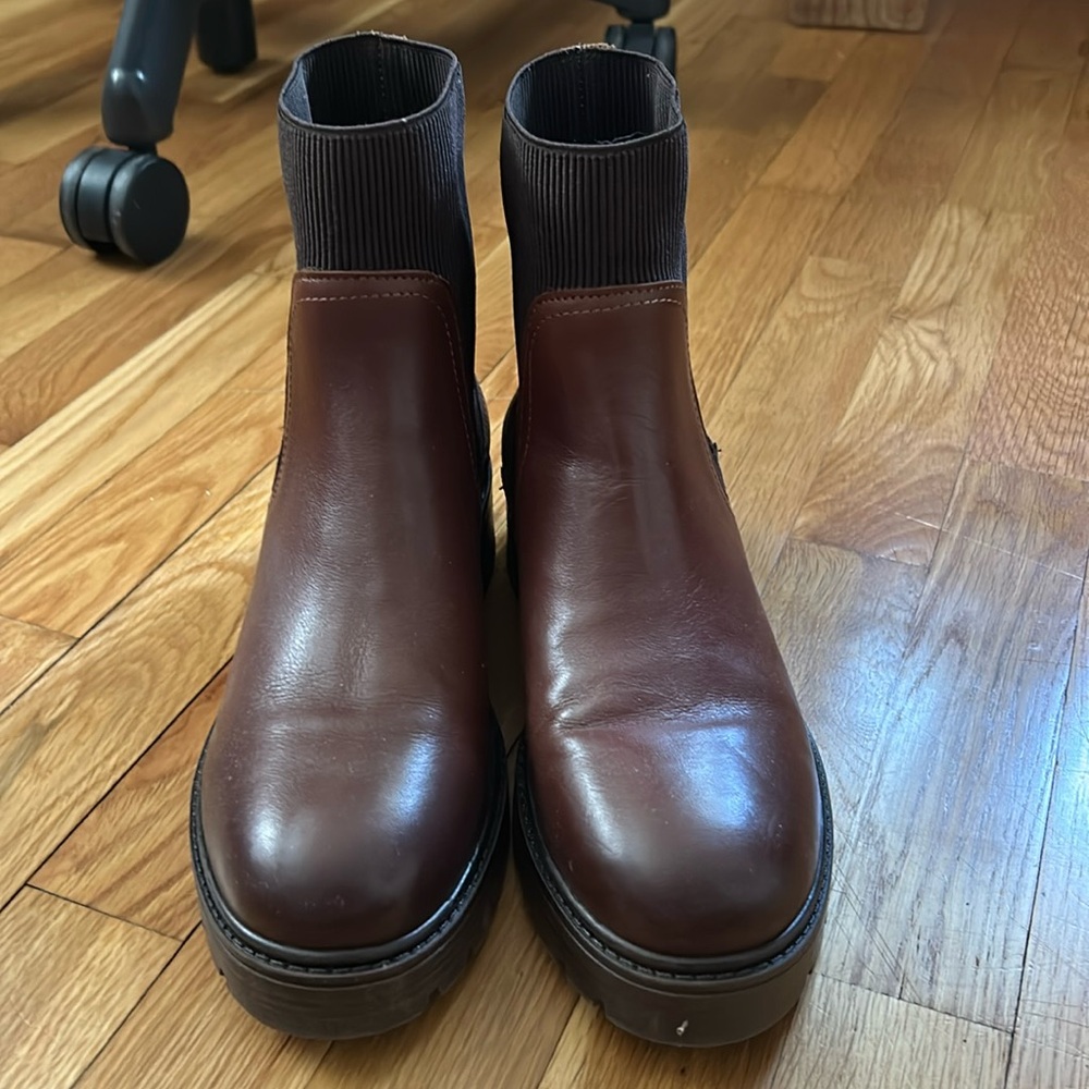 Bootlegger Brown Leather Chelsea Boots Sz 40/9